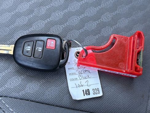 Used 2022 Toyota Tacoma SR5 w/ SR5 Appearance Package (SM) image 29