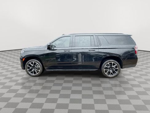 Used 2023 Chevrolet Suburban RST AWD/4WD image 5