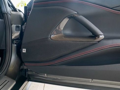 Used 2020 Ferrari 812 Superfast RWD image 78