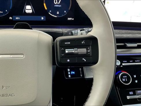 Used 2025 Hyundai Santa Fe Calligraphy image 19