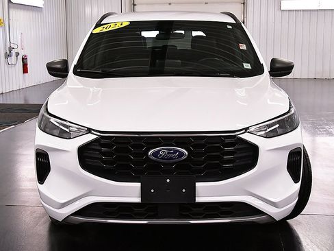 Used 2023 Ford Escape ST-Line image 2