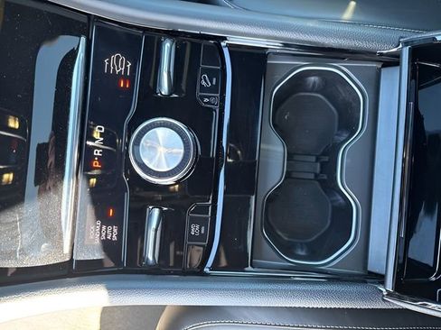 Used 2022 Jeep Grand Cherokee Overland AWD/4WD image 29