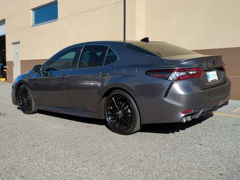 Used 2022 Toyota Camry XSE image 6