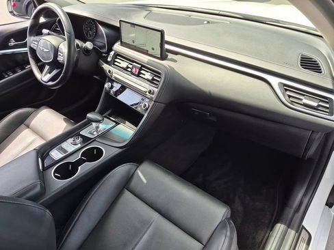 Used 2025 Genesis G70 2.5T RWD image 32