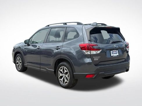 Used 2020 Subaru Forester Premium AWD/4WD image 6