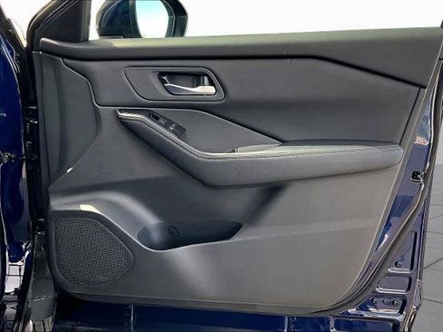 Certified 2026 Nissan Rogue SV FWD image 22