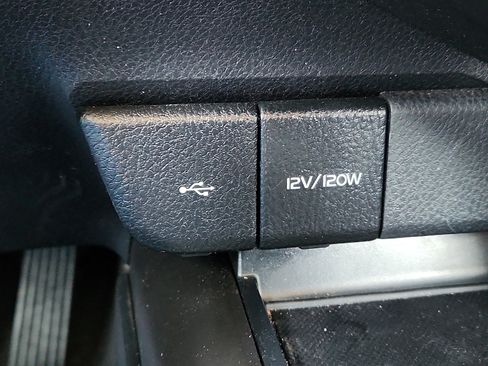 Used 2024 Toyota Camry SE image 20