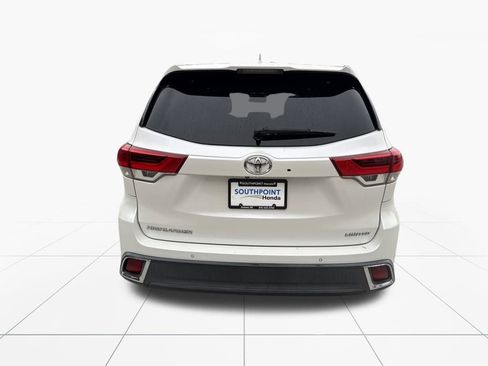 Used 2017 Toyota Highlander Limited image 7