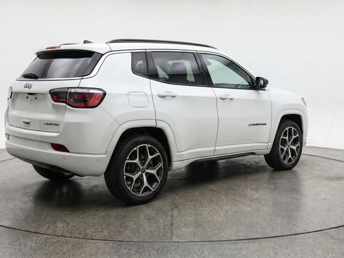 Used 2025 Jeep Compass Limited AWD/4WD image 7