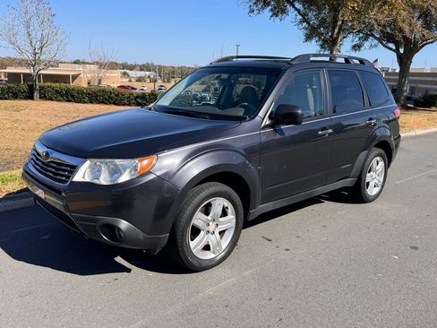 Used 2010 Subaru Forester 2.5X Limited w/ Popular Equipment Group 5B image 5