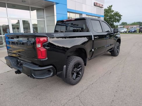 Used 2023 Chevrolet Silverado 1500 LT Trail Boss w/ LT Trail Boss Premium Package AWD/4WD image 8