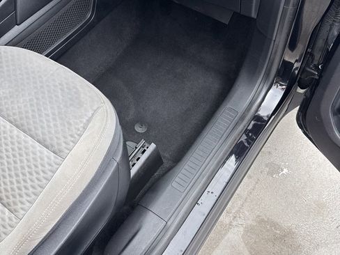 Used 2020 Ford Escape SE image 26