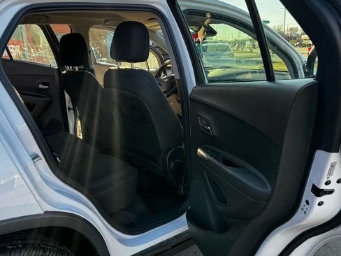 Used 2018 Chevrolet Trax LS image 18