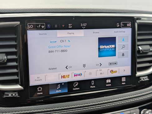 Used 2025 Chrysler Pacifica Select FWD image 29