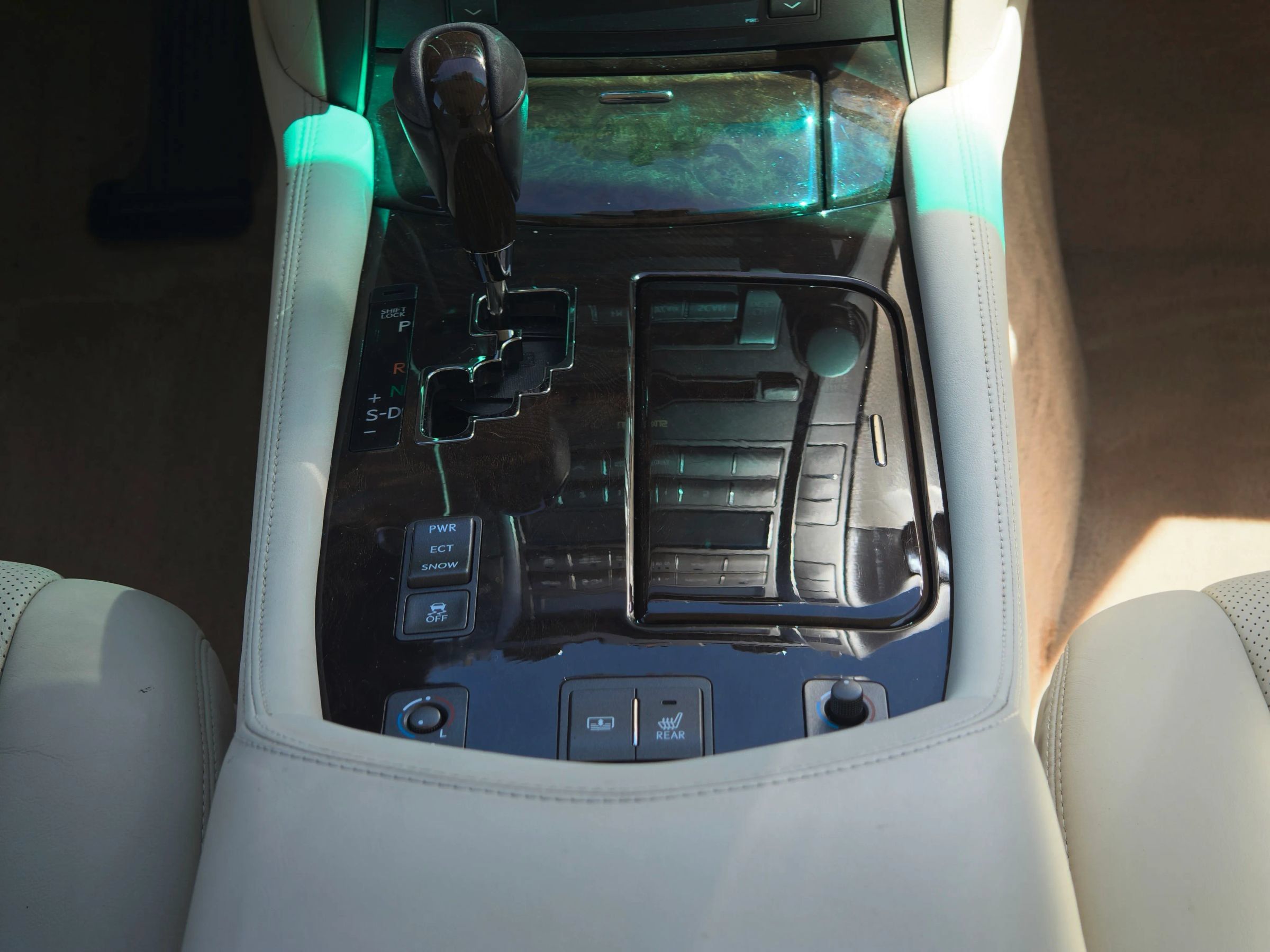 Used 2007 Lexus LS 460 RWD image 23