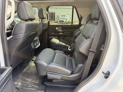 Used 2025 Ford Expedition Platinum AWD/4WD image 8