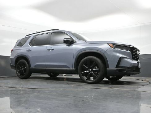 Used 2025 Honda Pilot Black Edition image 35