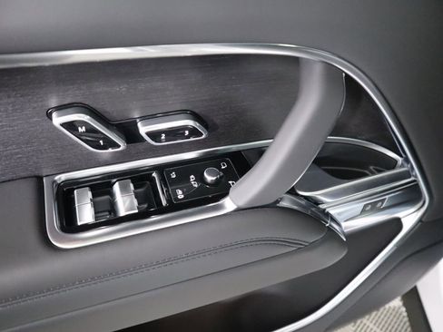 New 2026 Land Rover Range Rover SE image 24