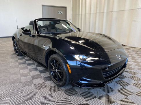 Certified 2025 MAZDA MX-5 Miata Sport w/ Appearance Package RWD image 9