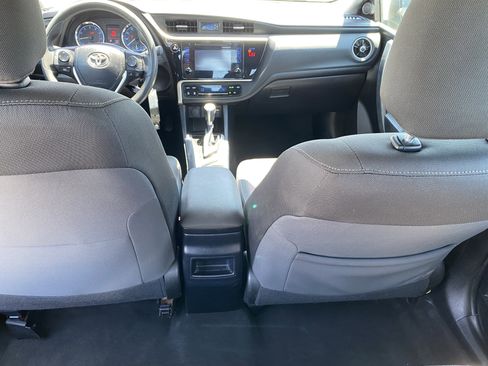 Used 2018 Toyota Corolla LE image 16