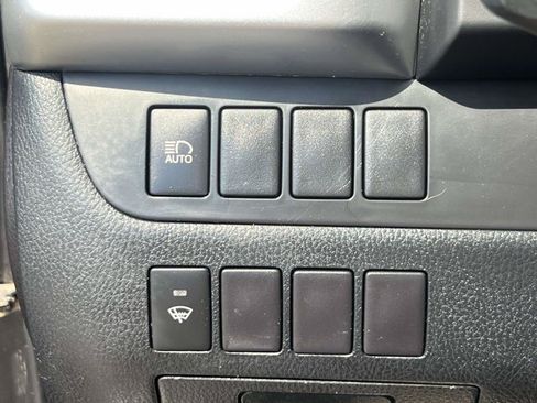 Used 2017 Toyota Highlander LE AWD/4WD image 17