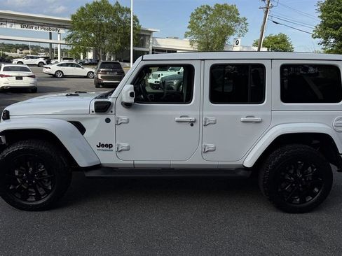 Used 2021 Jeep Wrangler Unlimited Sahara AWD/4WD image 12