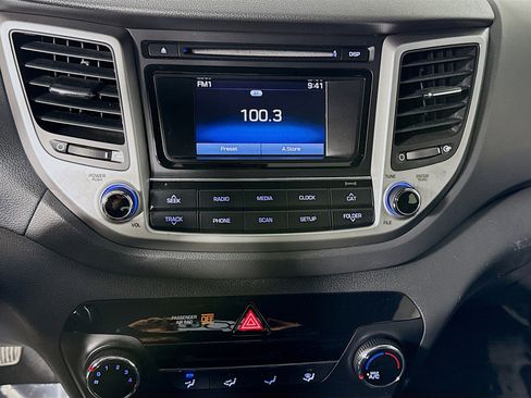 Used 2017 Hyundai Tucson SE image 18