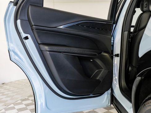 Used 2024 Cadillac Lyriq Luxury image 48