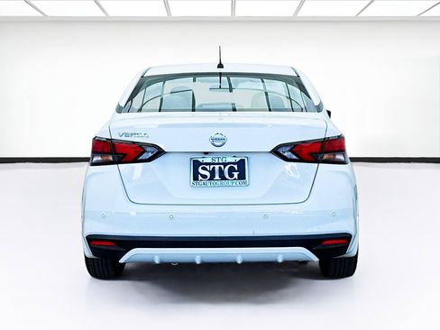 Used 2020 Nissan Versa S image 5