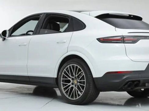 Certified 2023 Porsche Cayenne Coupe image 2
