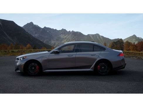 New 2026 BMW M5 image 4