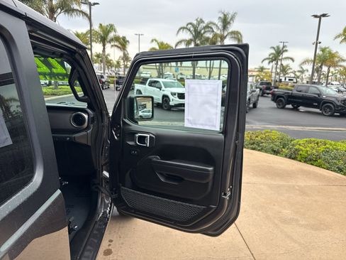 Used 2022 Jeep Wrangler Sport AWD/4WD image 13