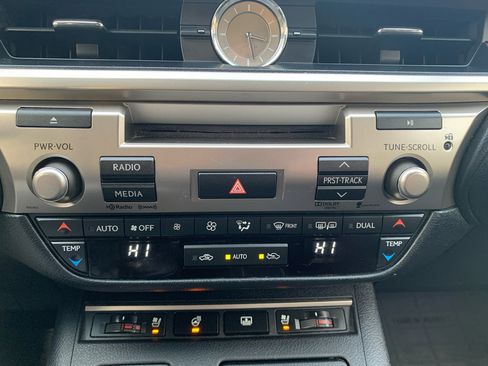 Used 2014 Lexus ES 300h 4DR SDN HYBRID image 13