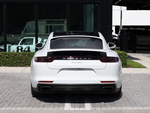 Used 2018 Porsche Panamera w/ Premium Package image 6