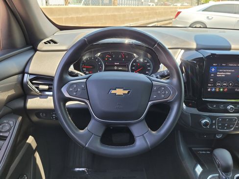 Used 2023 Chevrolet Traverse LT AWD/4WD image 17
