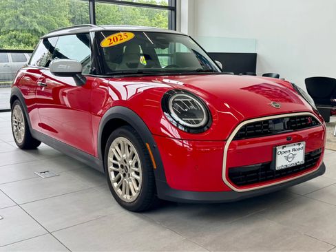 Used 2025 MINI Cooper S FWD image 4