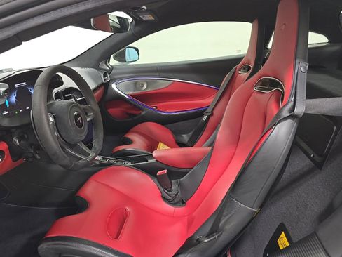 Used 2023 McLaren Artura RWD image 6