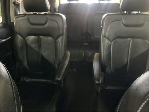 Used 2022 Jeep Grand Cherokee L Limited AWD/4WD image 24