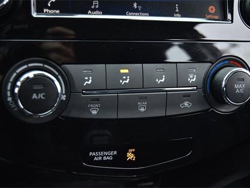 Used 2021 Nissan Rogue Sport S image 16