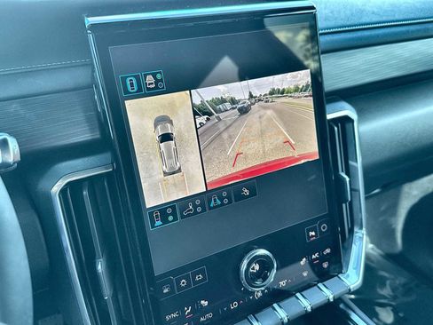 Used 2026 GMC Acadia Elevation w/ Elevation Premium Package FWD image 27