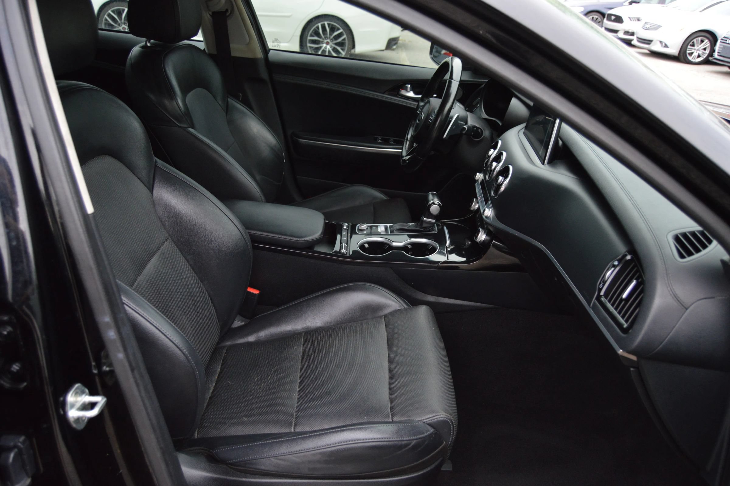 Used 2019 Kia Stinger Premium RWD image 24