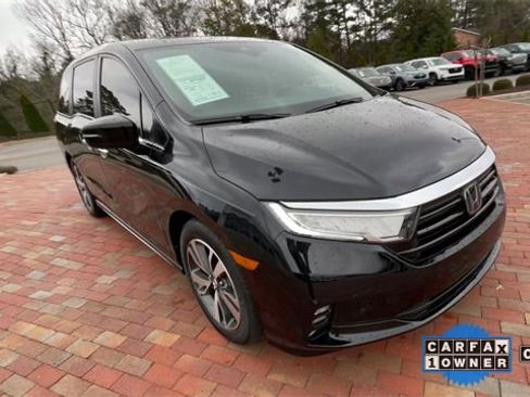 Certified 2023 Honda Odyssey Touring image 3