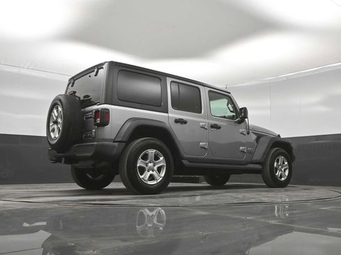 Used 2018 Jeep Wrangler Unlimited Sport S AWD/4WD image 38