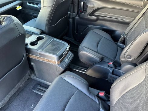 New 2026 Toyota Sienna Platinum AWD/4WD image 14