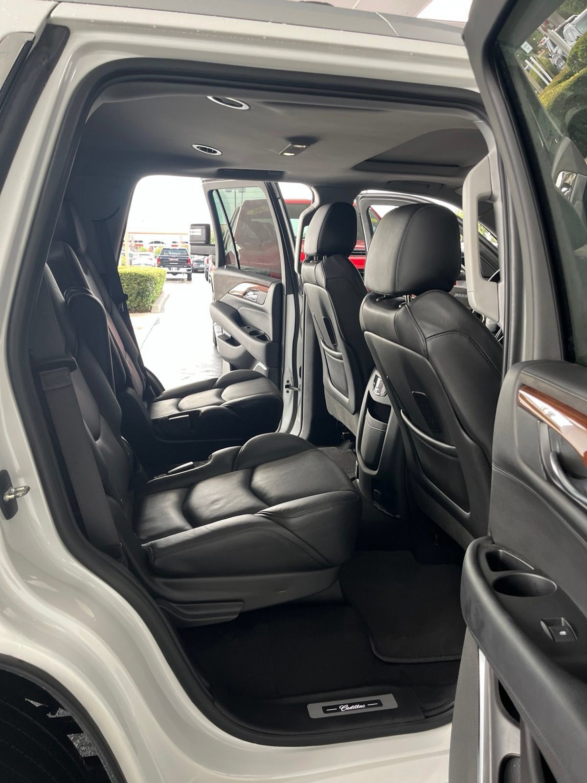 Used 2019 Cadillac Escalade Luxury RWD image 24
