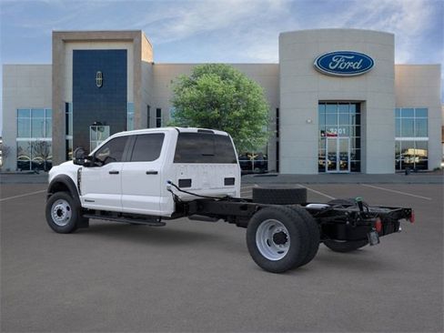 New 2026 Ford F550 4x4 Crew Cab image 4