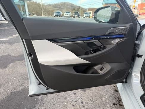 New 2026 BMW M5 w/ Carbon Package AWD/4WD image 11