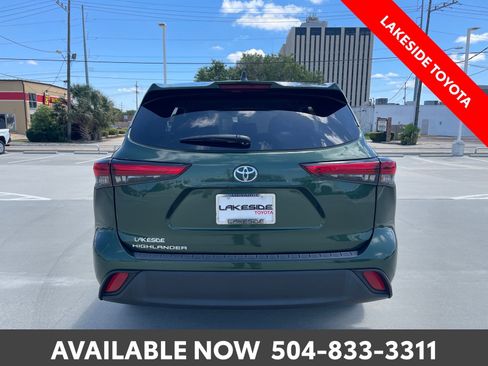 Used 2023 Toyota Highlander L FWD image 4