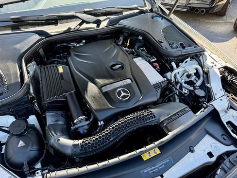Used 2017 Mercedes-Benz E 300 4MATIC image 5