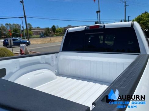 Used 2025 RAM 1500 Laramie AWD/4WD image 10